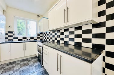 Thorncliffe Road, Carrington, Nottingham - Image 2